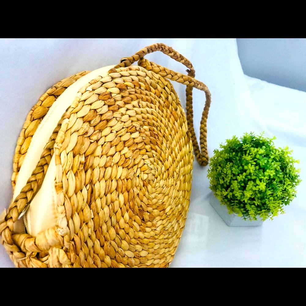 Bali Artisan Round Ata Grass Summer Bag - Picture 2 of 3